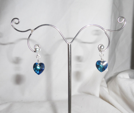 Boucles d'oreilles coeur bleu en cristal de Swarovski sur clous argent 925