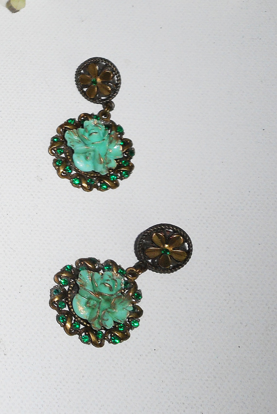 Pendientes camafeo floral de cristal verde