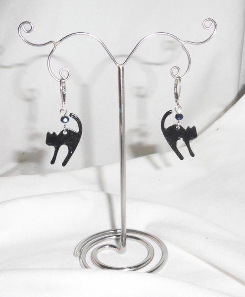 Pendientes gato de metal negro con cuenta de cristal azul