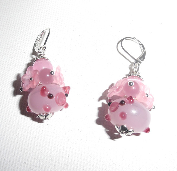 Originales pendientes flor rosa con perlas y cerditos de cristal