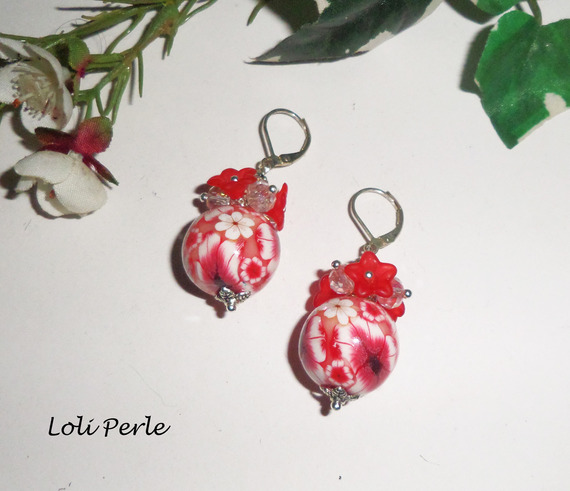 Pendientes de perlas flor rojas con cuentas de cristal