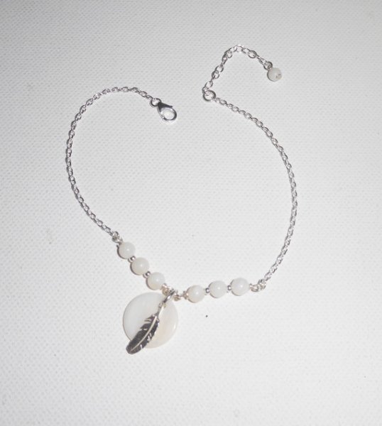 Original pulsera/cadena de tobillo con pluma de nácar y perlas sobre plata 925