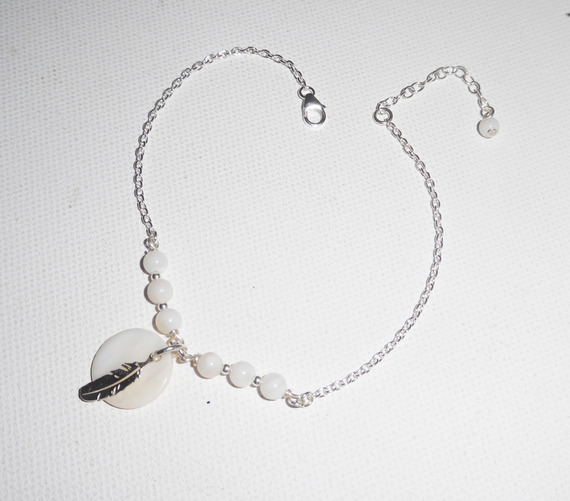 Original pulsera/cadena de tobillo con pluma de nácar y perlas sobre plata 925