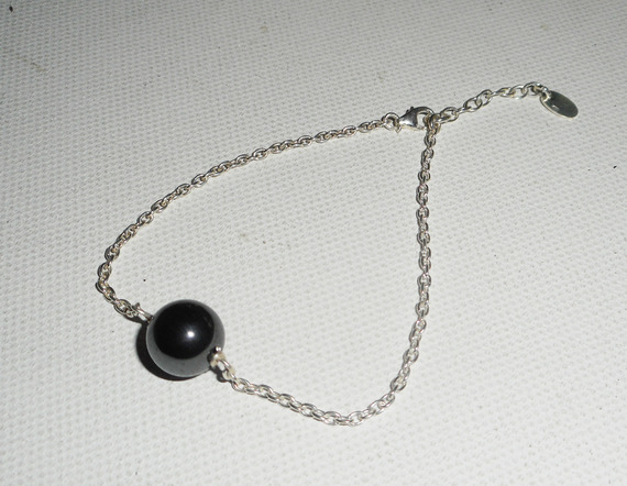 Pulsera de plata 925 con perla hematites sobre cadena de plata