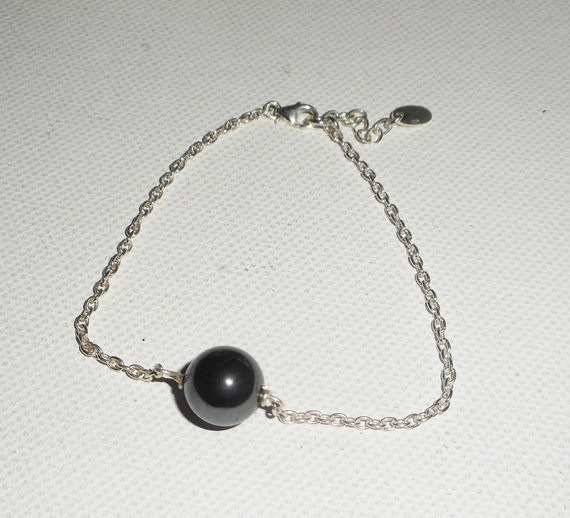 Pulsera de plata 925 con perla hematites sobre cadena de plata