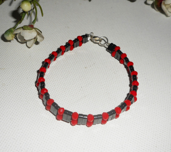 Pulsera de piedra hematites con cuentas de cristal rojo y plata 925