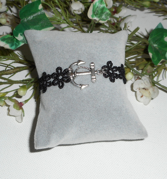 Original pulsera con ancla y encaje negro