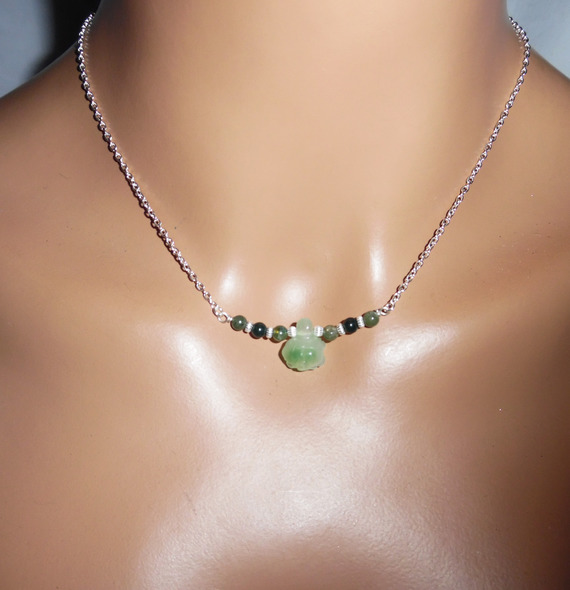 Original collar de plata 925 con cuentas de tortuga y jade en cadena