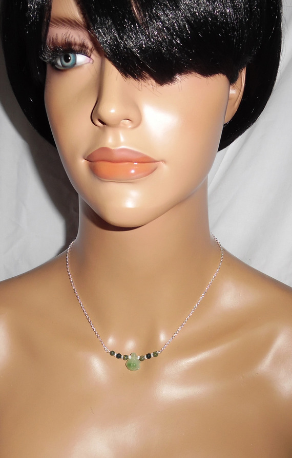 Original collar de plata 925 con cuentas de tortuga y jade en cadena