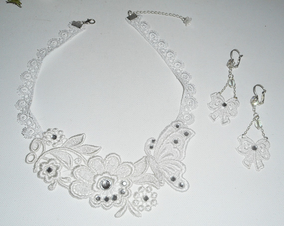 Conjunto de collar de flores y mariposas de encaje blanco con cristal de Swarovski y perlas