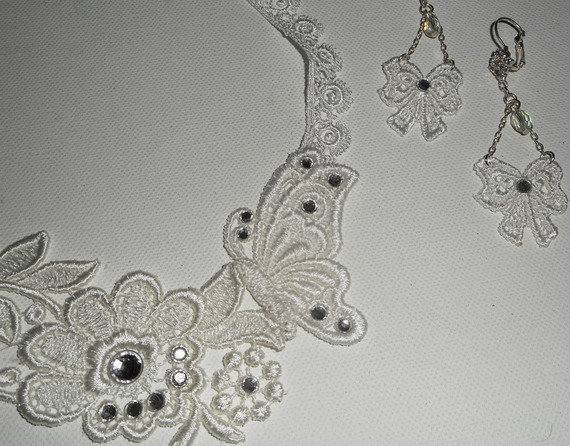 Conjunto de collar de flores y mariposas de encaje blanco con cristal de Swarovski y perlas