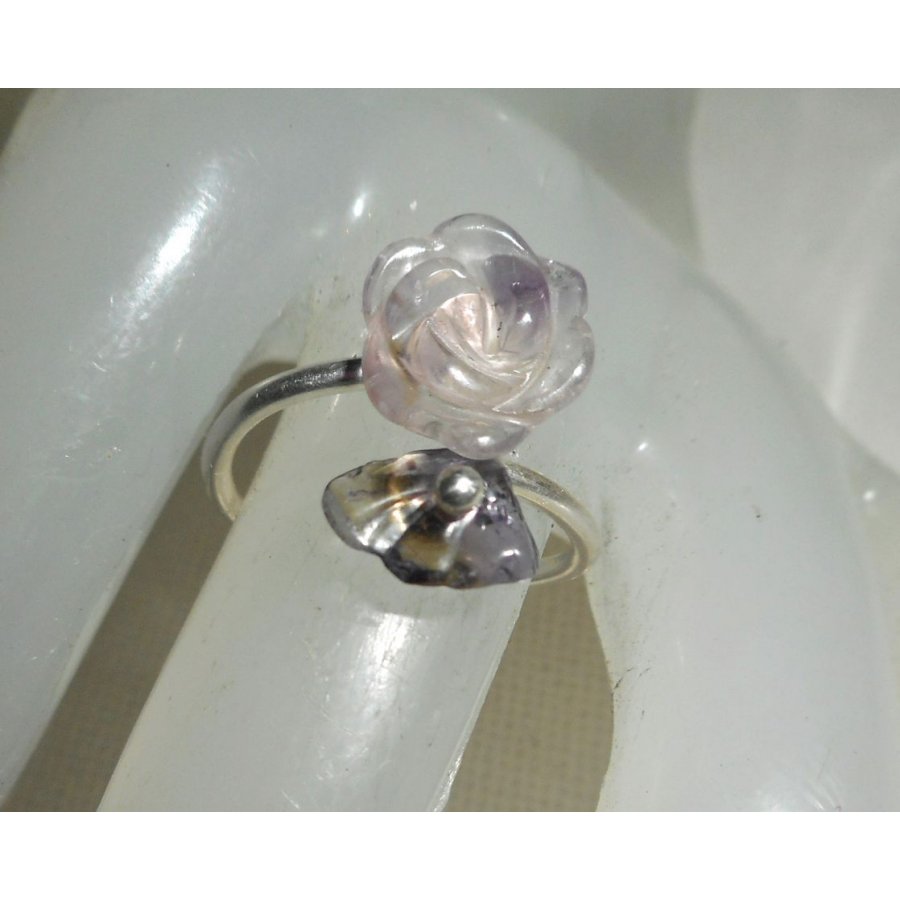 Anillo de amatista púrpura y flor y piedra de plata 925