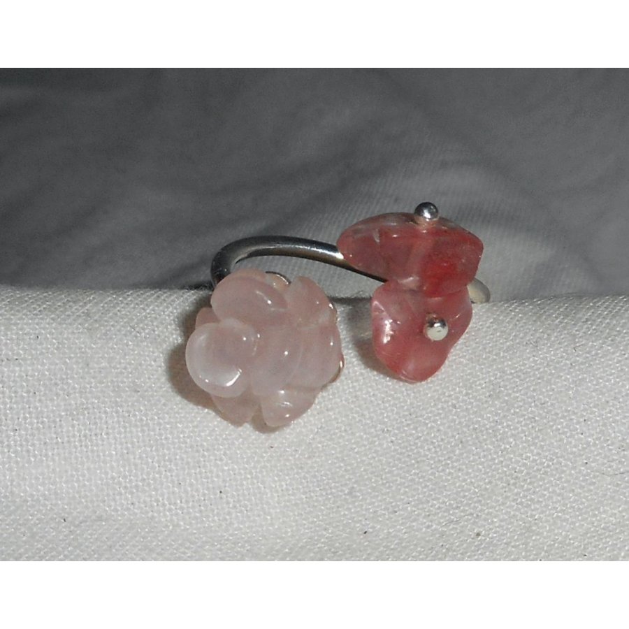 Anillo flor y piedra - cuarzo rosa y plata 925