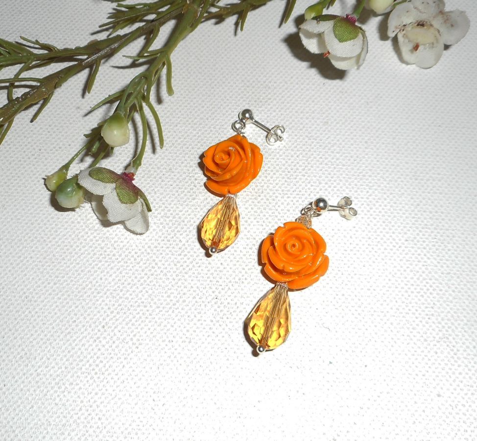 Pendientes con rosa mostaza y gotas de cristal de bohemia, plata 925