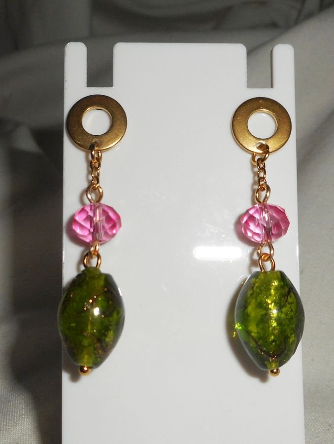 Pendientes de cristal y vidrio verde y rosa