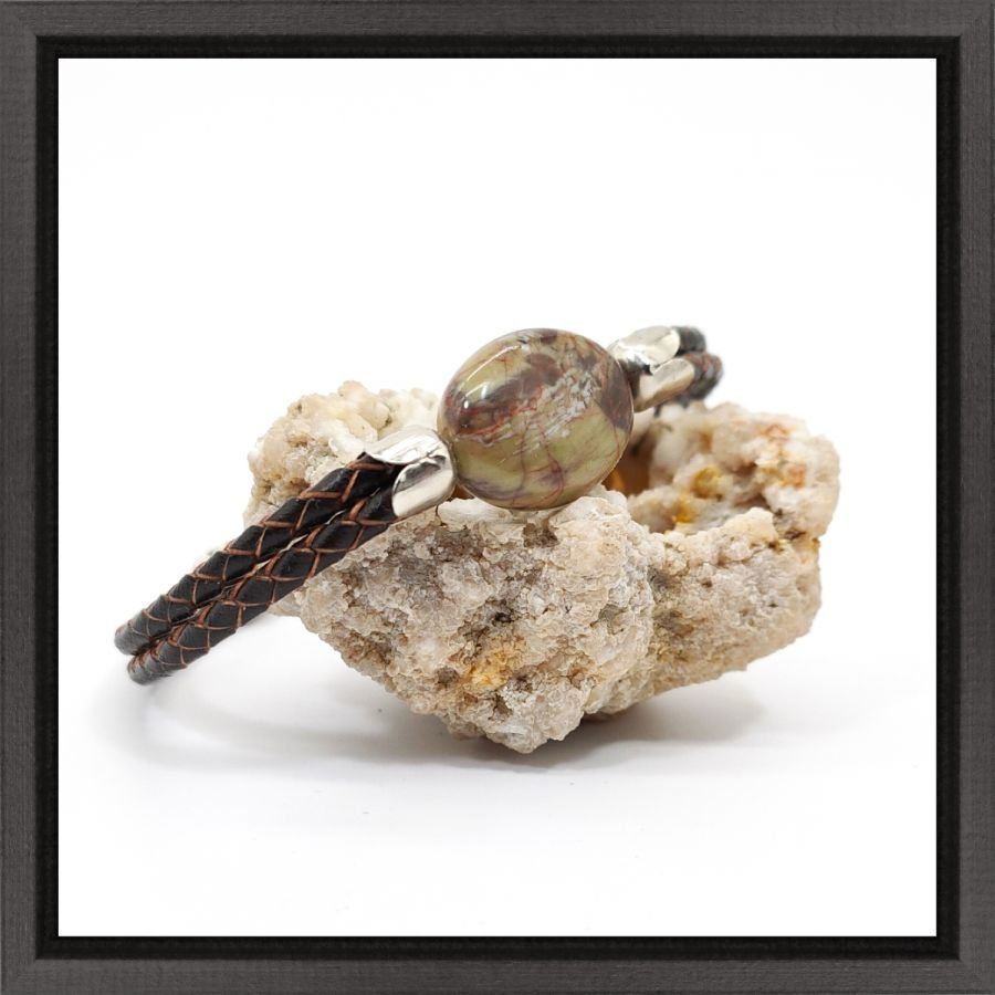 Pulsera de hombre de piedra de jaspe sobre cuero marrón de doble vuelta