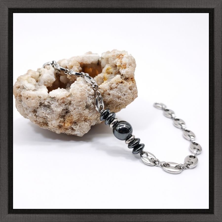 Pulsera de piedra hematites en cadena de acero granos de café 