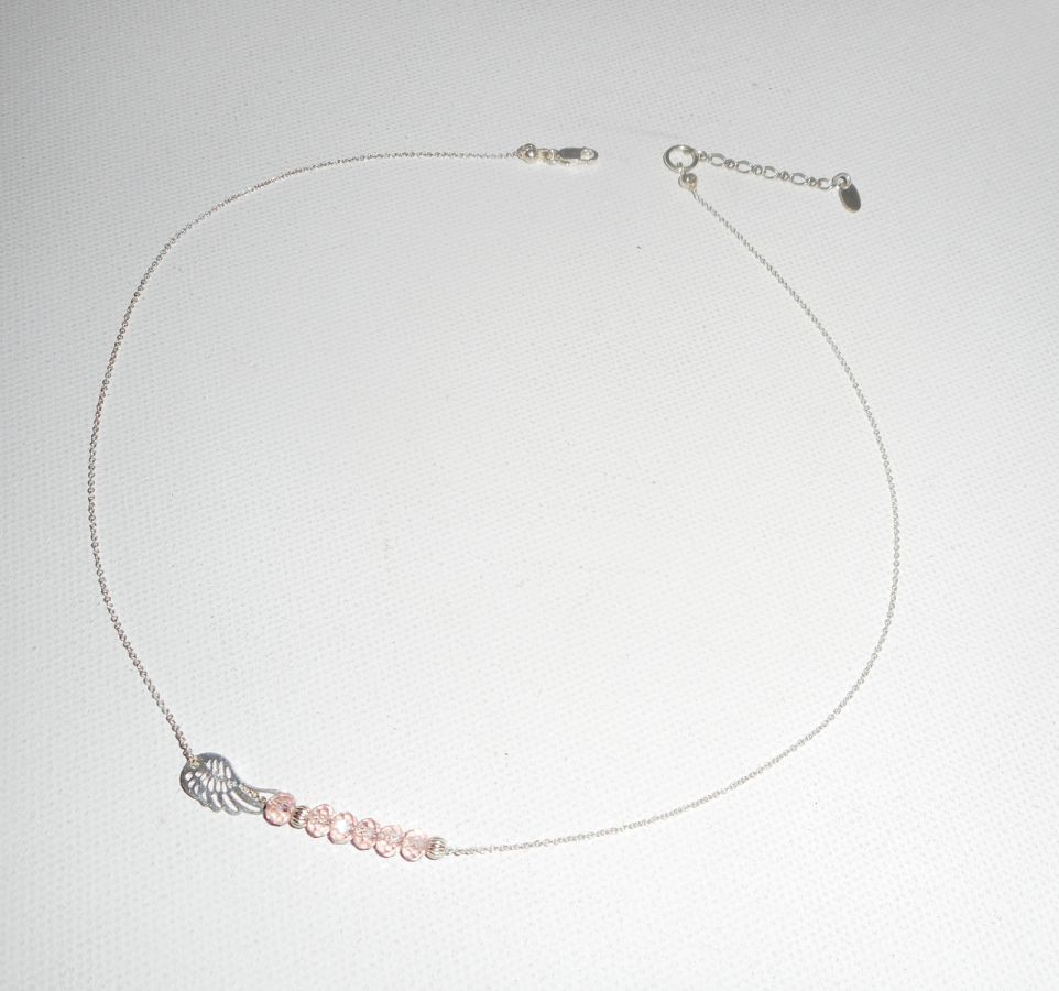 Collar gargantilla de plata 925 con ala pequeña y cuentas de cristal rosa