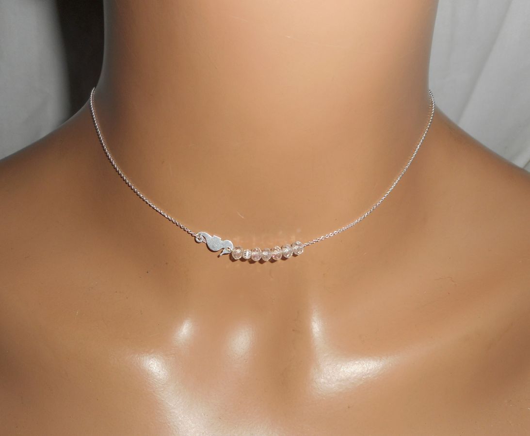 Collar gargantilla de plata 925 con caballito de mar pequeño y cuentas de cristal