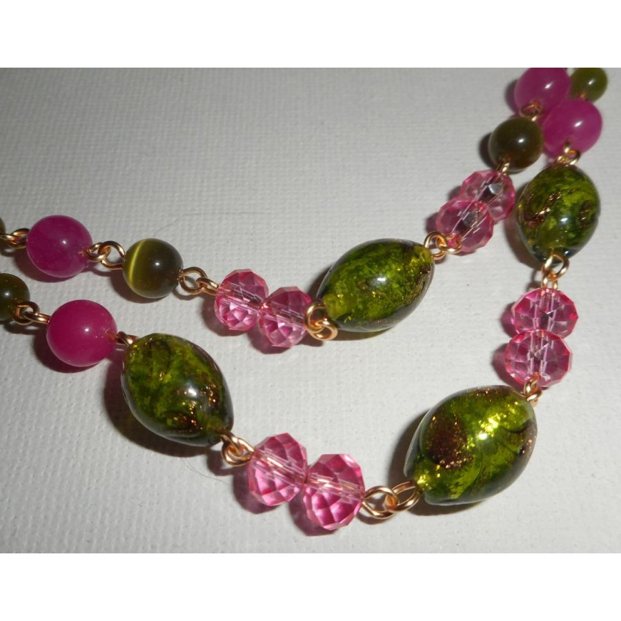 Collar de cristal de Murano y cristal rosa y verde sobre cadena de acero