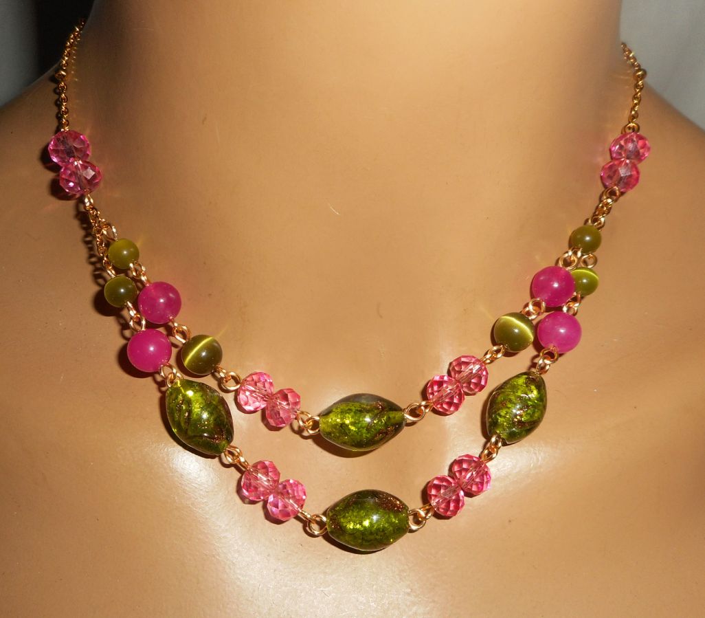 Collar de cristal de Murano y cristal rosa y verde sobre cadena de acero