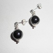 Pendientes de hematites de 10 mm en plata de ley 925