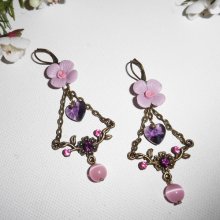 Pendientes flor morada con borlas de corazón y perlas rosas