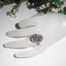 Original anillo cabujón con piedra pirita en anilla ajustable